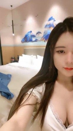 超级漂亮！女神下海给狂操~【是微微吖】她好爽！我好心痛~ 截图16