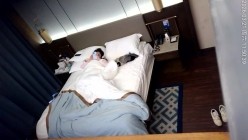 天眼 小胖妞跟男友久别重逢 一进来就迫不及待先干一炮 然后才拿跳蛋出来开始调教 年轻人会玩 截图2