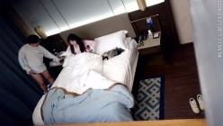 天眼 小胖妞跟男友久别重逢 一进来就迫不及待先干一炮 然后才拿跳蛋出来开始调教 年轻人会玩 截图5