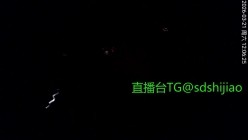 天眼 小胖妞跟男友久别重逢 一进来就迫不及待先干一炮 然后才拿跳蛋出来开始调教 年轻人会玩 截图11