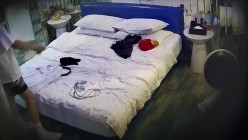 安防酒店摄像头偷拍校园嘻哈时尚美女和爱舔脚变态男友啪啪 截图11