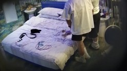 安防酒店摄像头偷拍校园嘻哈时尚美女和爱舔脚变态男友啪啪 截图12