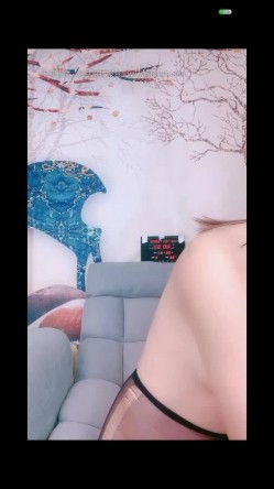 气质苗条的黑丝大屁股御姐范妹子，第一视角露脸自慰，道具插穴，白浆超级多留了一沙发 截图13