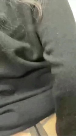 超顶反差婊少妇公务员美熟女【蓝阿姨】厚厚的红唇显得无比性感，口交舌功了得 截图4