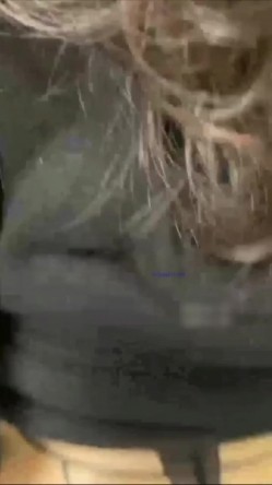 超顶反差婊少妇公务员美熟女【蓝阿姨】厚厚的红唇显得无比性感，口交舌功了得 截图13