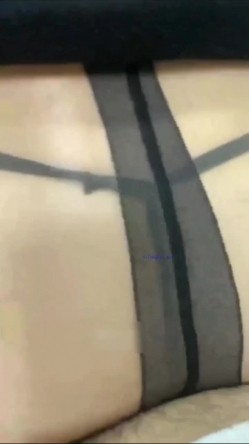 超顶反差婊少妇公务员美熟女【蓝阿姨】厚厚的红唇显得无比性感，口交舌功了得 截图15