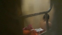 偷拍女生在家里洗澡 截图3