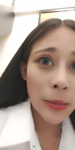 外卖小哥的上门服务，纹身渣女点餐要求啪啪吃奶子很熟练，把鸡巴吸的胀起来，无套激情抽插表情骚叫声淫荡 截图4