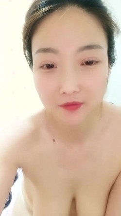 县城的极品小少妇，【小河弯弯】，户外尿尿~道具自慰~无套啪啪~内射口爆吞精 截图13