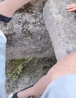 高速路边操小姨子给来往司机看 真刺激 截图6