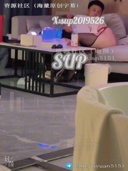 南宁NTR情侣真实绿帽「淫妻晨晨」《舌吻单男》红色套装是老公亲自挑选的，女友也忍不住抱着单男舌吻被肏 截图12