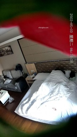 【最新酒店偷拍 ️极速首发】 ️360酒店 ️颜值学妹和男友花样操B两天干6次激情四射 衣服没脱插入就操 截图9