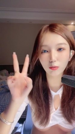 极品身材顶级白领下海 完胜明星“熙酱”最美舞者~魔鬼身材~全裸抠逼 截图2