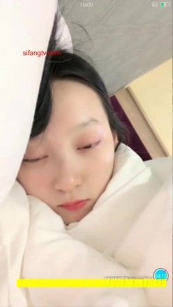 巨乳奶水美女主播养乐多 直播边做爱边喷奶超刺激 截图2