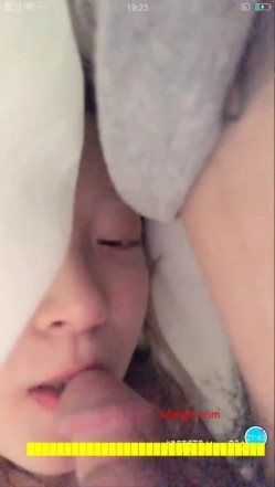巨乳奶水美女主播养乐多 直播边做爱边喷奶超刺激 截图13