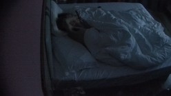 酒店偷拍 学生情侣妹子满心期待男友激烈的碰撞废才男友只知道玩游戏性能力让她大失所望 截图4