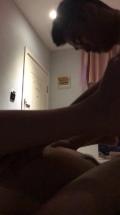 【极品反差婊】超高颜值 男友泄露 纯爱男被人NTL，牛头人疯狂艹自己反差婊女友，简直难以接受，超 截图16