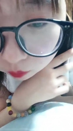 高颜极品少妇！【时尚族络腮胡】疯狂扣穴自慰！秒硬~爆撸 截图1