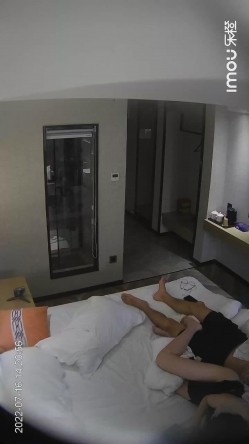 最新流出乐橙酒店偷拍发型前卫的情侣开房激情 截图10