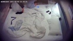 酒店精品 年轻 jk裙一身可爱穿搭的软妹被粗鲁脱内裤做爱 叫床很声音软一直到退房 截图3