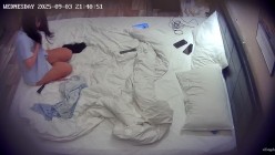 酒店精品 年轻 jk裙一身可爱穿搭的软妹被粗鲁脱内裤做爱 叫床很声音软一直到退房 截图6