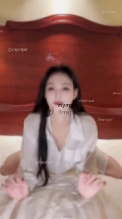 极品颜值女神【mympet】最新露出 啪啪福利，你眼中高高在上的女神在富人眼中只是一只母狗精盆！ 截图5