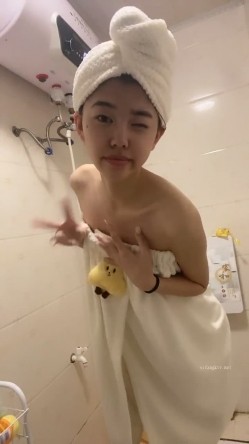 顶尖最甜美女神！~【舞美】最强尺度，俏皮可爱小仙女，撒尿，自慰，小身材真是玲珑有致惹人爱 截图8
