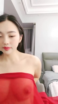 笑起来美丽动人气质年轻女神一抹红砂露脸骚动起来，口红道具自慰 截图5