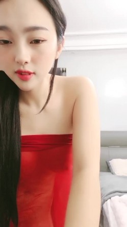 笑起来美丽动人气质年轻女神一抹红砂露脸骚动起来，口红道具自慰 截图6