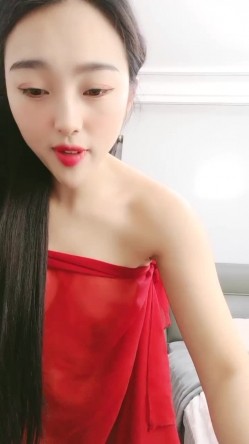 笑起来美丽动人气质年轻女神一抹红砂露脸骚动起来，口红道具自慰 截图10