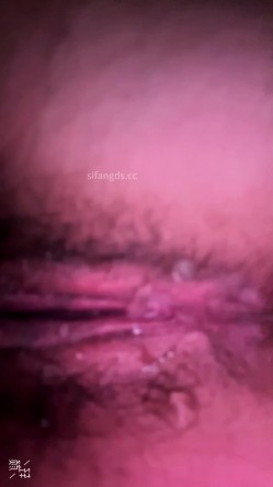 熊学生潜入教学楼女厕抄底偷拍 几个学姐的逼穿着凉鞋头上戴朵红花的极品大三白虎学姐 截图6