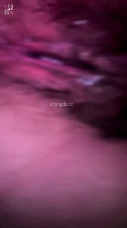 熊学生潜入教学楼女厕抄底偷拍 几个学姐的逼穿着凉鞋头上戴朵红花的极品大三白虎学姐 截图8
