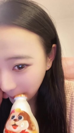 【小鱼糕冷】巨乳空姐~! 机场直播~跳蛋自慰~与肥猪男啪啪 截图7