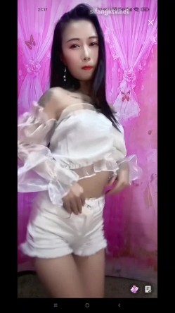 千元无上定制快手被封就开新号业内小有名气的网红女【敏爷燕儿】漏B漏脸激情顶胯大阴唇都跟着波动 截图8