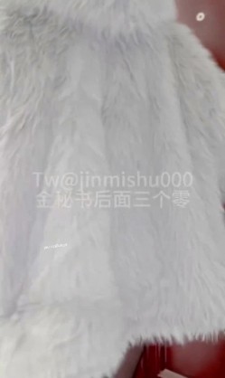 《最新流出露出女神》极品大长腿苗条身材阴钉骚妻【金秘书】福利3，公园超市各种人前露出放尿啪啪紫薇，相当过瘾 截图1