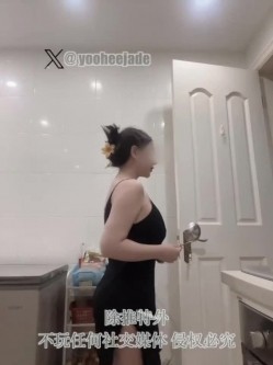 露脸才是王道！推特极品巨乳反差婊国宝级女神yooh私拍 穷人女神有钱人玩物单挑3P各种性爱 截图3