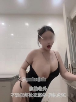 露脸才是王道！推特极品巨乳反差婊国宝级女神yooh私拍 穷人女神有钱人玩物单挑3P各种性爱 截图11