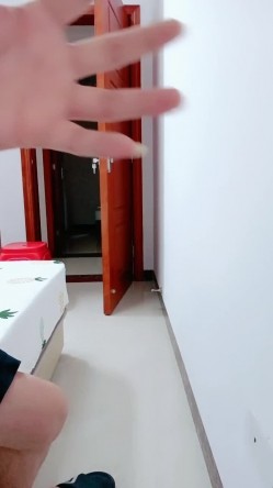 禽兽啊 ️小叔强上嫂子，厨房激战一番强行带到房间继续激战~对话非常搞笑，演的很逼真 ️一直在激烈反抗！5V 截图5