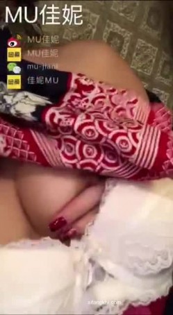 【真实空姐 ️稀缺航空】极品制服『空姐』反差婊私拍集 佳妮空姐多名女神接机啪啪 穿空姐制服做爱 截图1