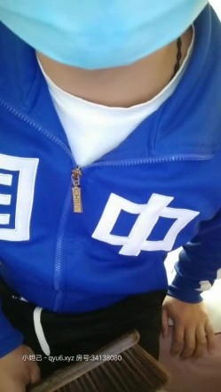 真实刺激嫂子剧情演绎强行扒下嫂子的内裤舔她骚逼听她呻吟，鸡巴塞她嘴里口交，拉到床边后入风骚的大屁股 截图4
