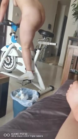 【极品流出 ️恋爱性陷阱】圈养调教大学母狗『二月』无下限性开发实录 完美曝光真实还原母狗成长变化 截图12