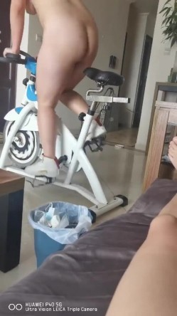 【极品流出 ️恋爱性陷阱】圈养调教大学母狗『二月』无下限性开发实录 完美曝光真实还原母狗成长变化 截图15