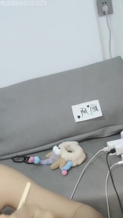 ️顶级颜值女神堪比明星【依依哟】揉穴自慰诱惑 截图5