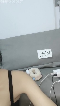 ️顶级颜值女神堪比明星【依依哟】揉穴自慰诱惑 截图7