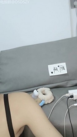 ️顶级颜值女神堪比明星【依依哟】揉穴自慰诱惑 截图8