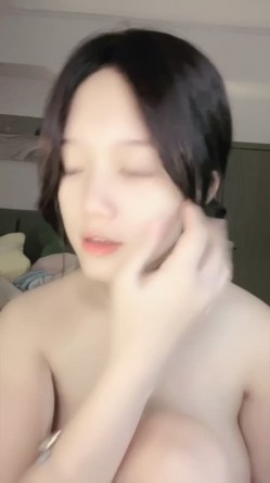 ️撸管推荐！每次看都忍不住打飞机~清纯反差骚妹妹【小狐狸】骚舞！自慰~爽 截图2
