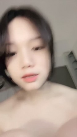 ️撸管推荐！每次看都忍不住打飞机~清纯反差骚妹妹【小狐狸】骚舞！自慰~爽 截图4