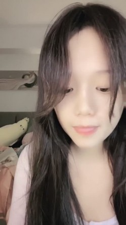 ️撸管推荐！每次看都忍不住打飞机~清纯反差骚妹妹【小狐狸】骚舞！自慰~爽 截图12