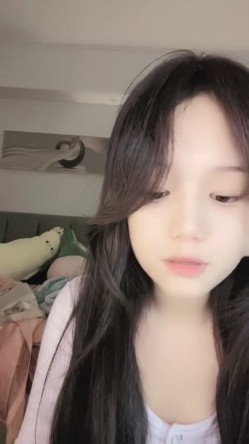 ️撸管推荐！每次看都忍不住打飞机~清纯反差骚妹妹【小狐狸】骚舞！自慰~爽 截图13