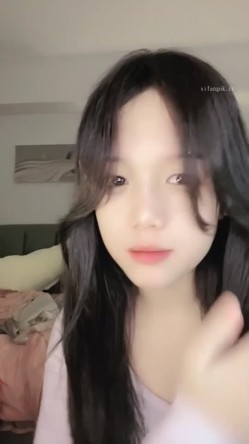 ️撸管推荐！每次看都忍不住打飞机~清纯反差骚妹妹【小狐狸】骚舞！自慰~爽 截图14